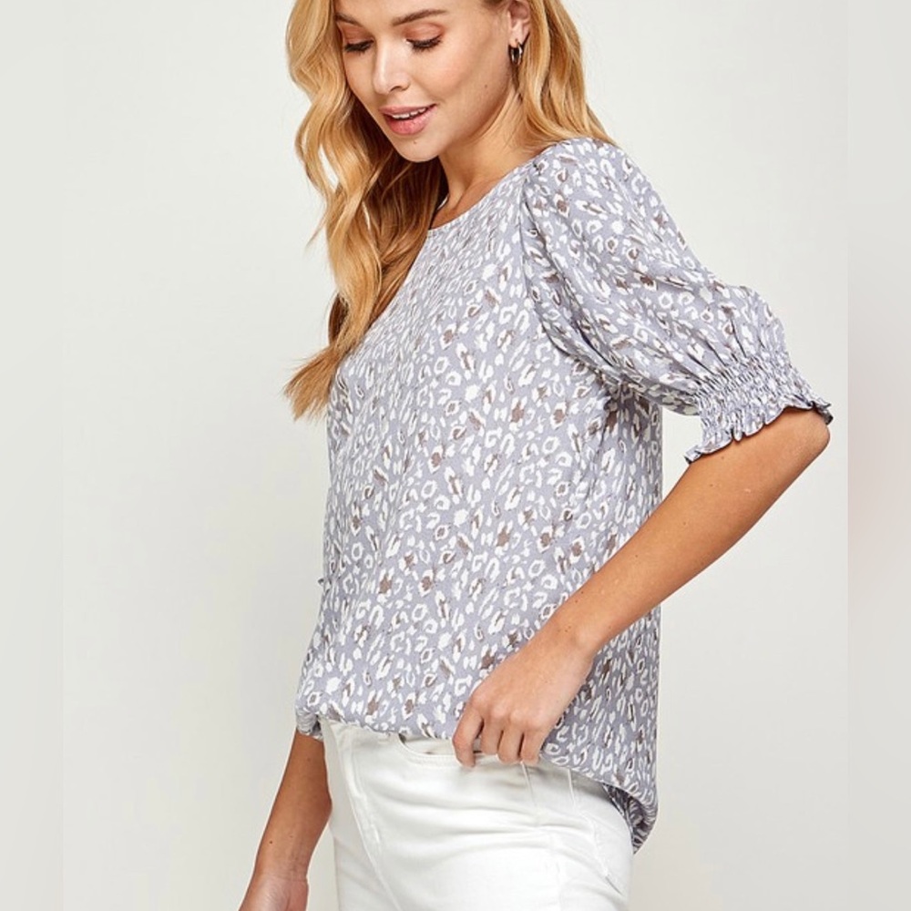 Puff sleeve printed top